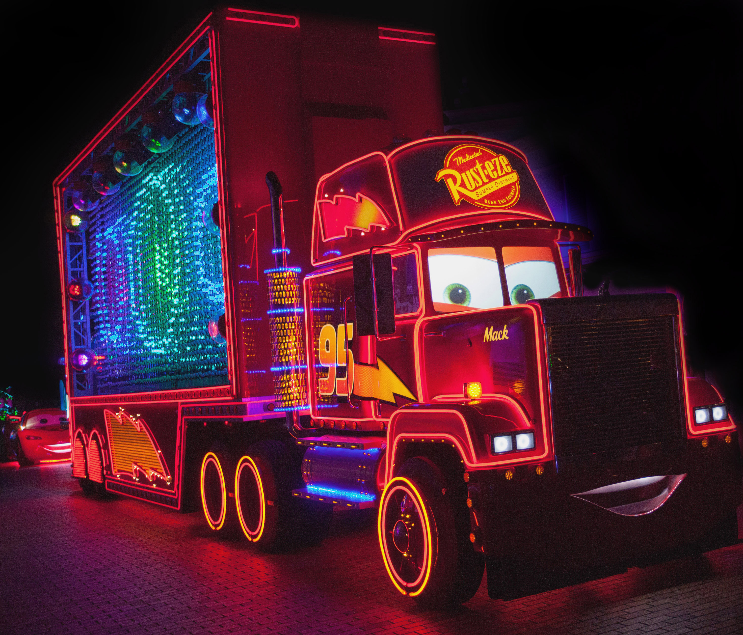 Paint the Night: Mack