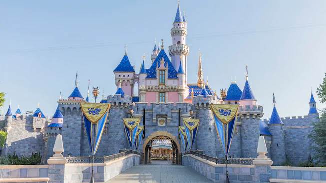 (Disney)