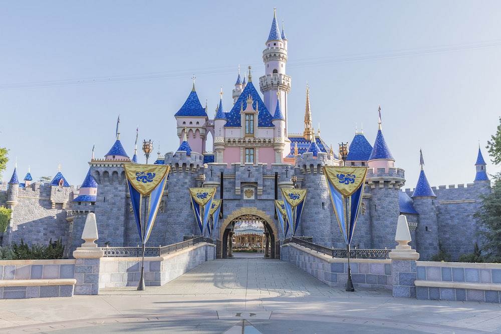 (Disneyland)