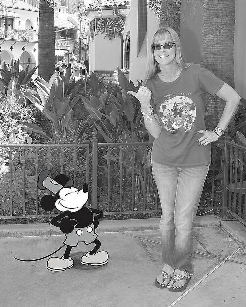 (Disneyland)