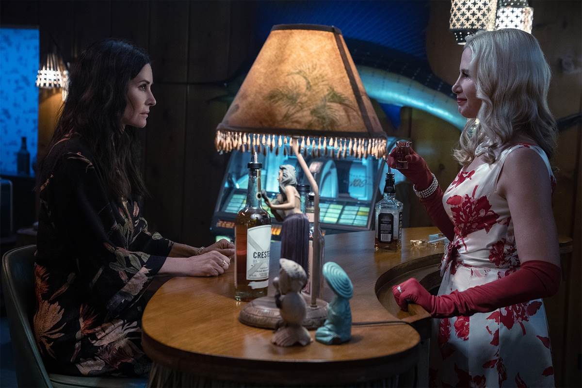 (Starz)
